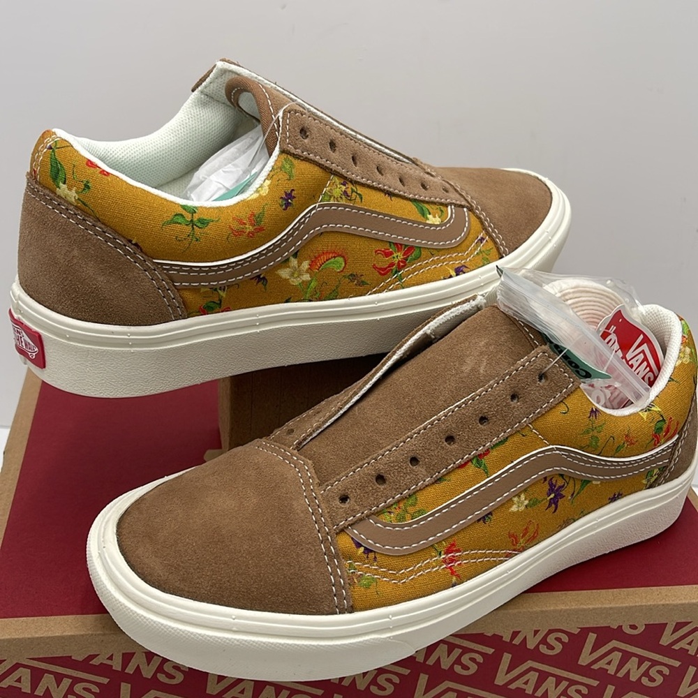Vans WMNS Floral Tan Sneakers Comfycush Old
Fatal Floral Golden Brow
VN0A5DYC1M7 - Picture 10 of 16